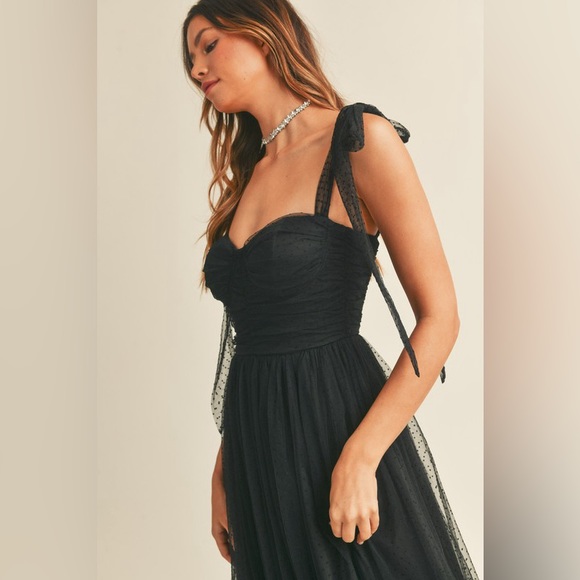 Black evening gown - Picture 4 of 4